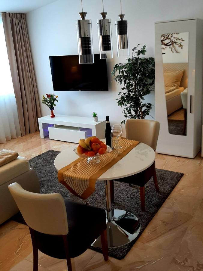 Nobless Apartments Holedna Brno Luaran gambar